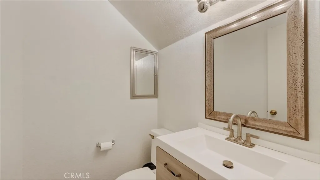 2600 W Segerstrom Avenue D, Santa Ana, California 92704 home-pic-30