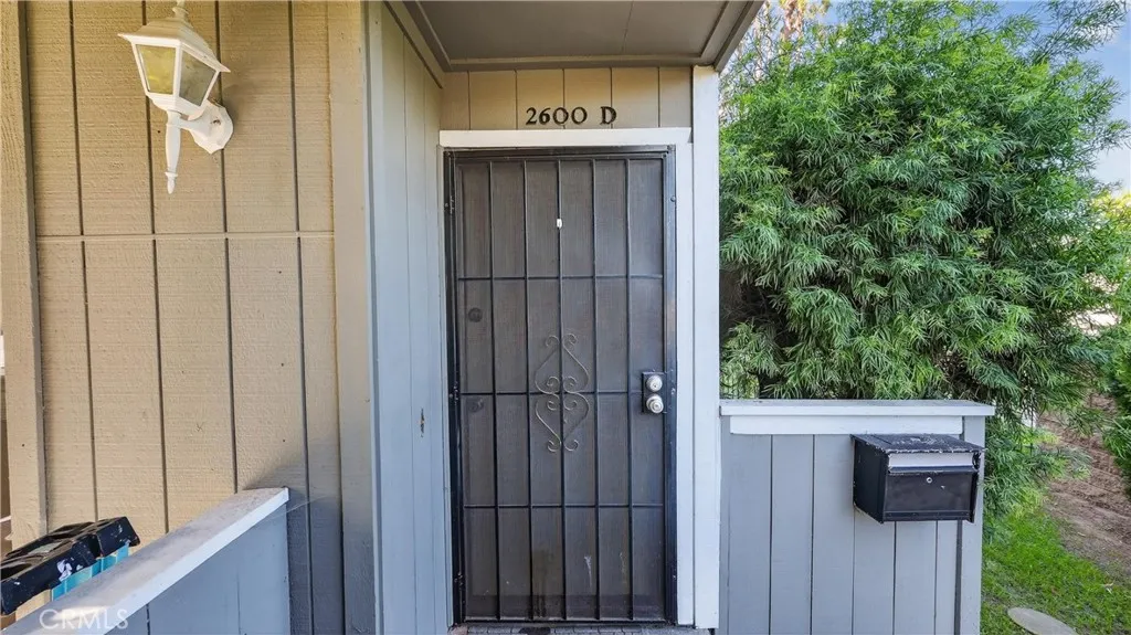 2600 W Segerstrom Avenue D, Santa Ana, California 92704 home-pic-4
