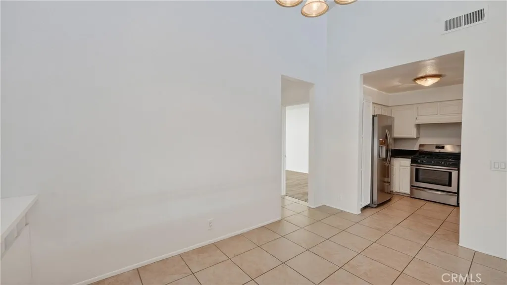 2600 W Segerstrom Avenue D, Santa Ana, California 92704 home-pic-11