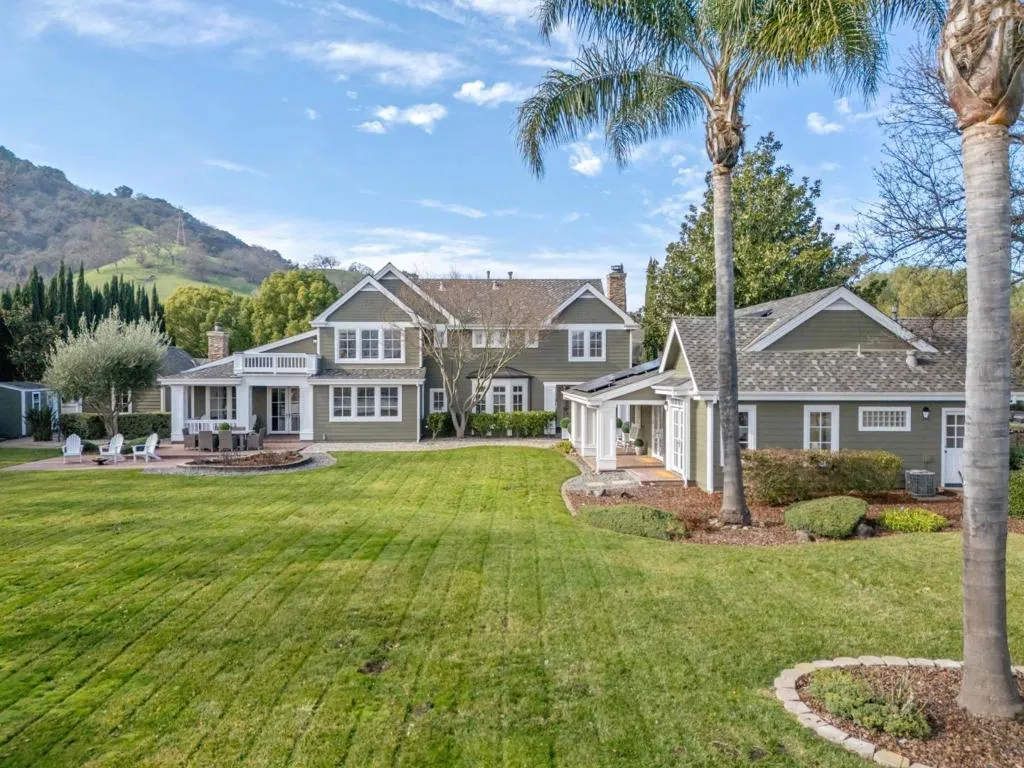 1450 Lakeview Court, San Martin, California 95046 — photo 4