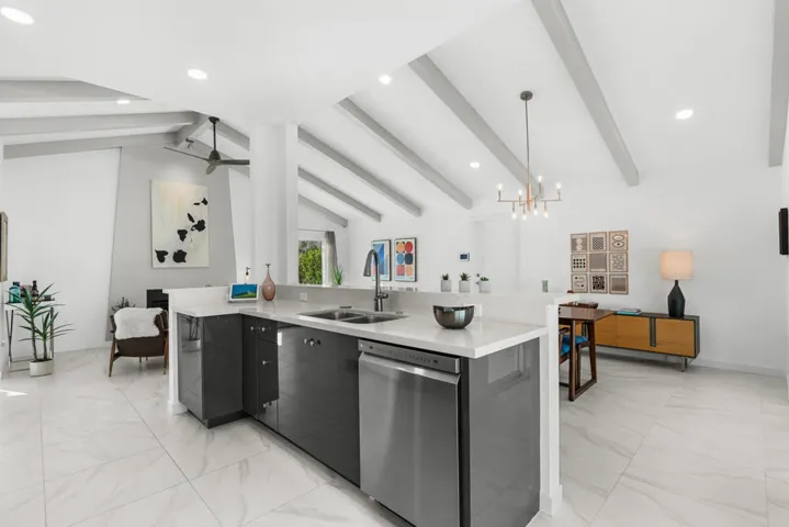 1022 E El Escudero-18