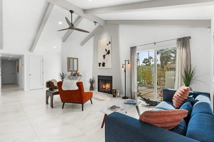 1022 E El Escudero-12