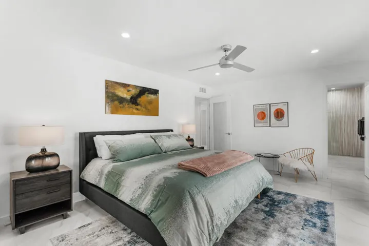 1022 E El Escudero-22