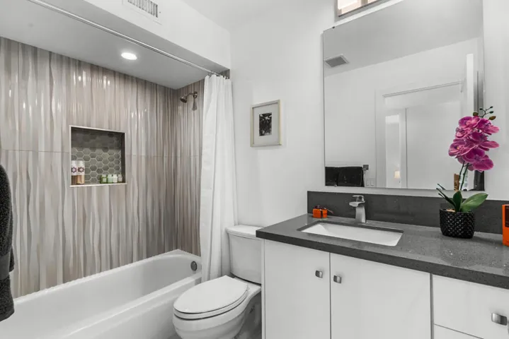 1022 E El Escudero-25