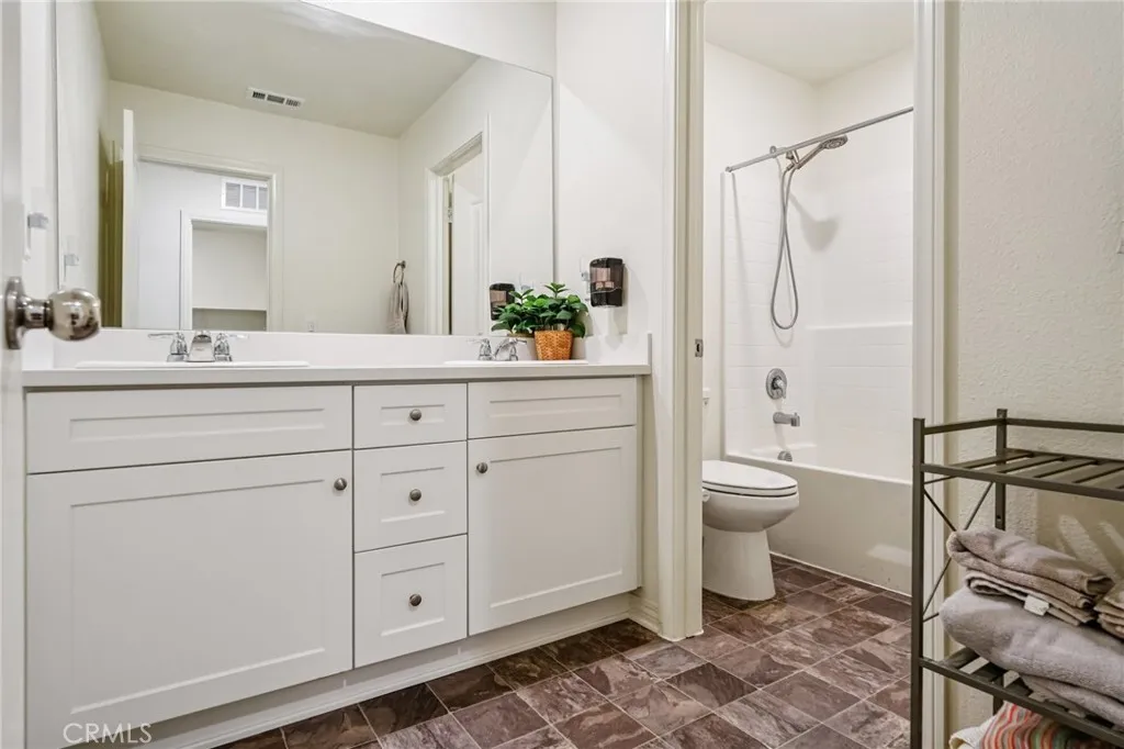 24140 Tuscany Avenue 2304, Murrieta, California 92562 home-pic-15