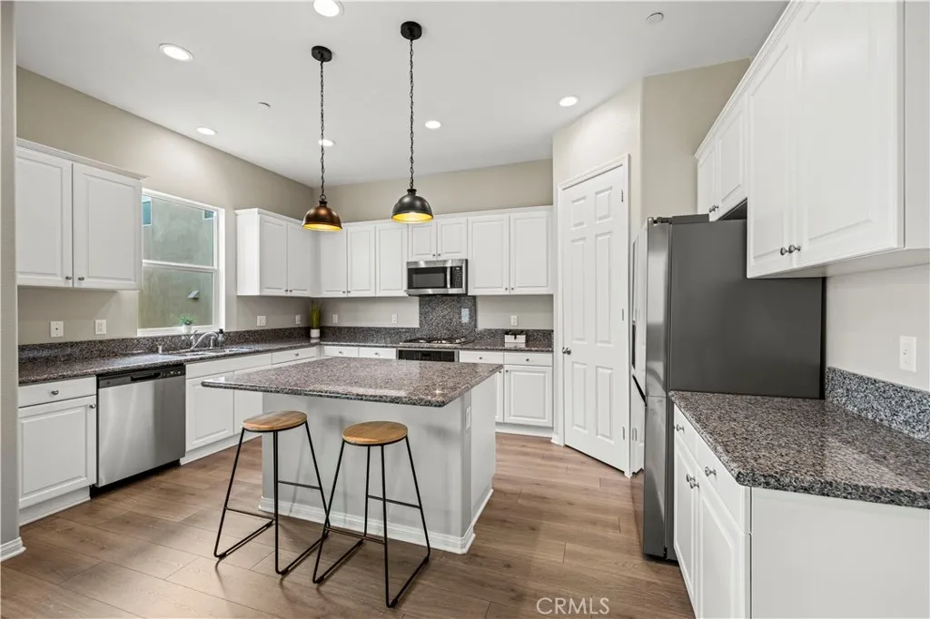 27422 Pioneer Court, Valencia, California 91381 home-pic-14