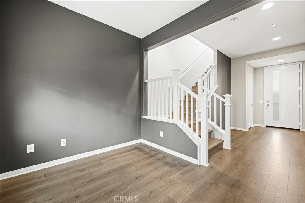 27422 Pioneer Court, Valencia, California 91381 home-pic-8