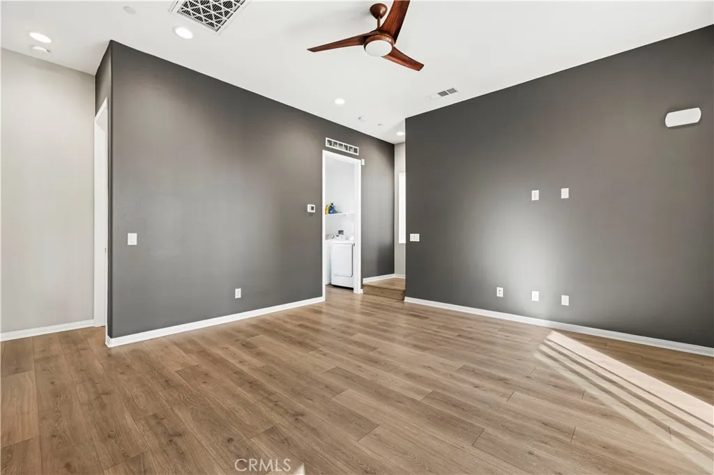 27422 Pioneer Court, Valencia, California 91381 home-pic-11