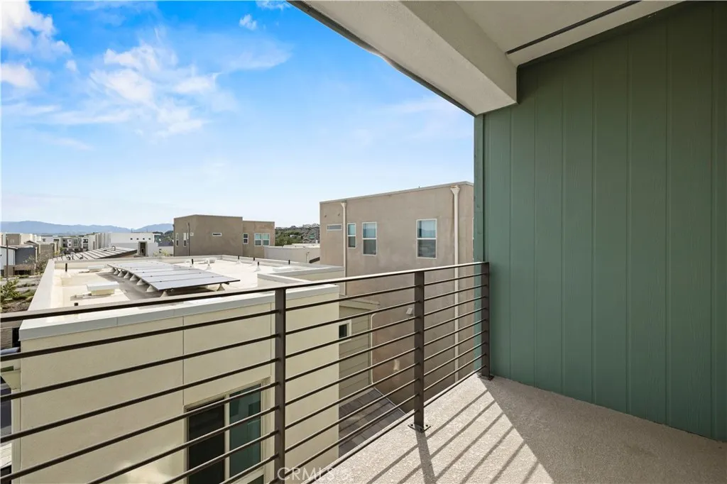 27422 Pioneer Court, Valencia, California 91381 home-pic-43