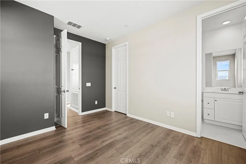 27422 Pioneer Court, Valencia, California 91381 home-pic-27
