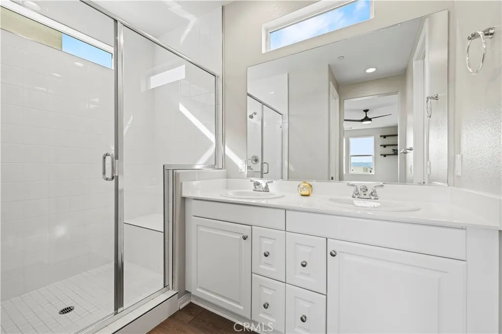 27422 Pioneer Court, Valencia, California 91381 home-pic-38
