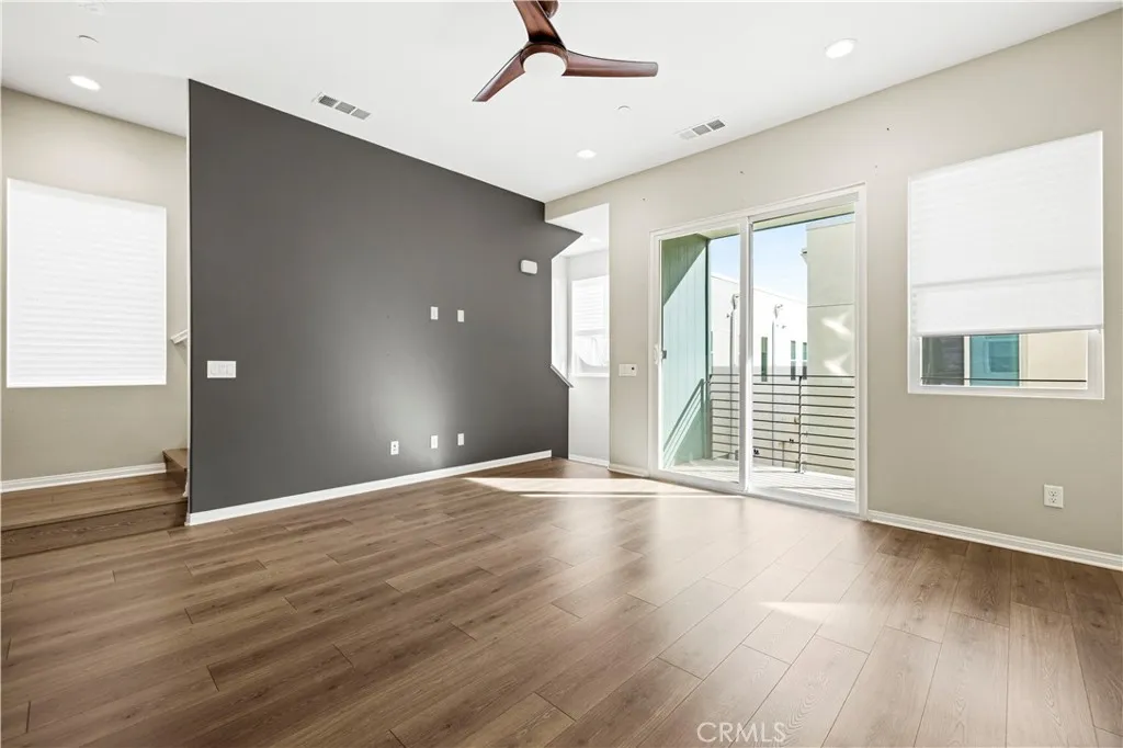 27422 Pioneer Court, Valencia, California 91381 home-pic-12