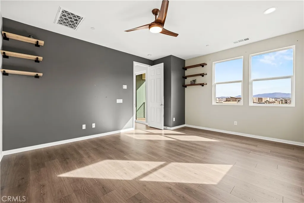 27422 Pioneer Court, Valencia, California 91381 home-pic-36