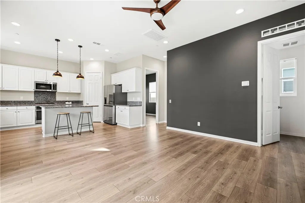 27422 Pioneer Court, Valencia, California 91381 home-pic-18