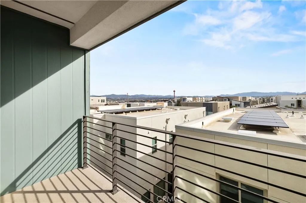 27422 Pioneer Court, Valencia, California 91381 home-pic-42