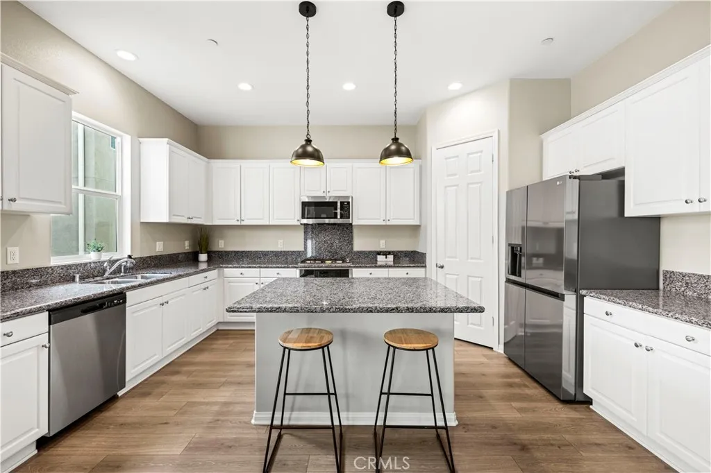 27422 Pioneer Court, Valencia, California 91381 home-pic-13