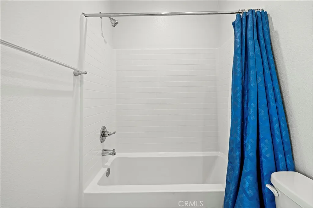 27422 Pioneer Court, Valencia, California 91381 home-pic-31