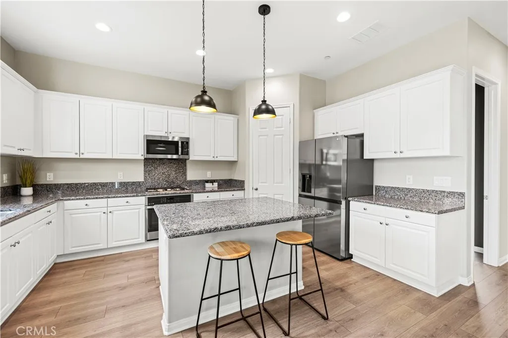 27422 Pioneer Court, Valencia, California 91381 home-pic-15