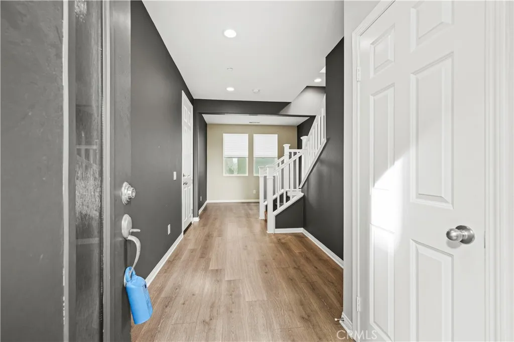 27422 Pioneer Court, Valencia, California 91381 home-pic-6