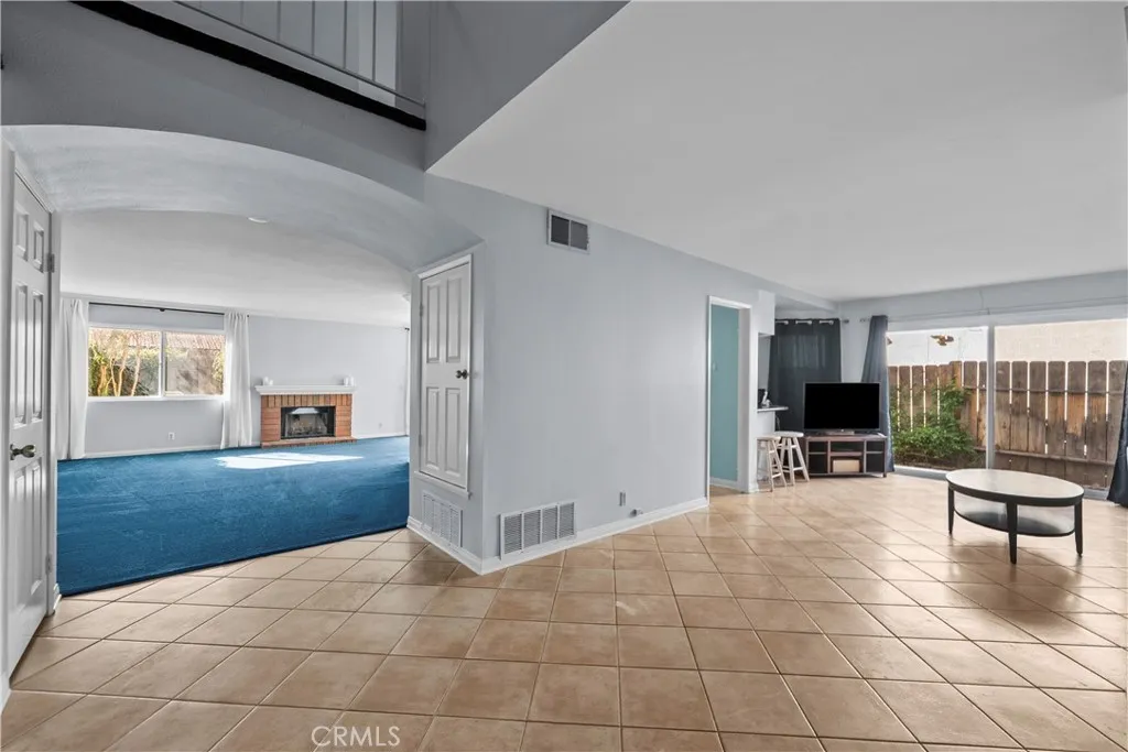 15716 Ada, Canyon Country, California 91387 home-pic-3