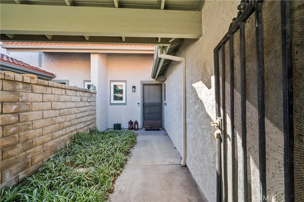 15716 Ada, Canyon Country, California 91387 home-pic-2