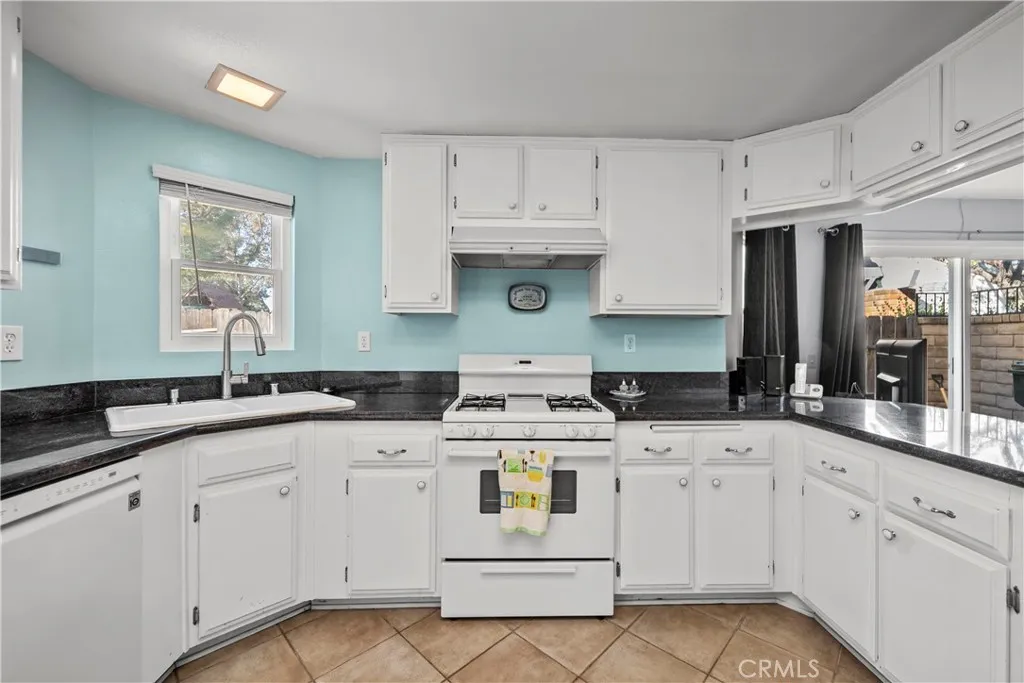 15716 Ada, Canyon Country, California 91387 home-pic-8