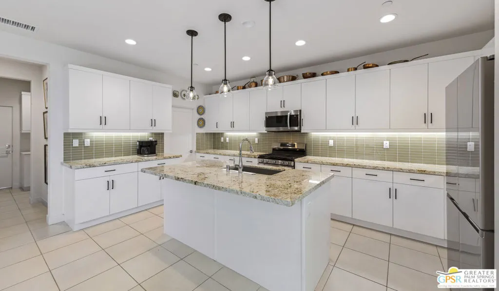 36004 Franklin Drive, Palm Desert, California 92211 home-pic-19