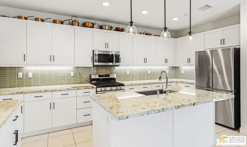 36004 Franklin Drive, Palm Desert, California 92211