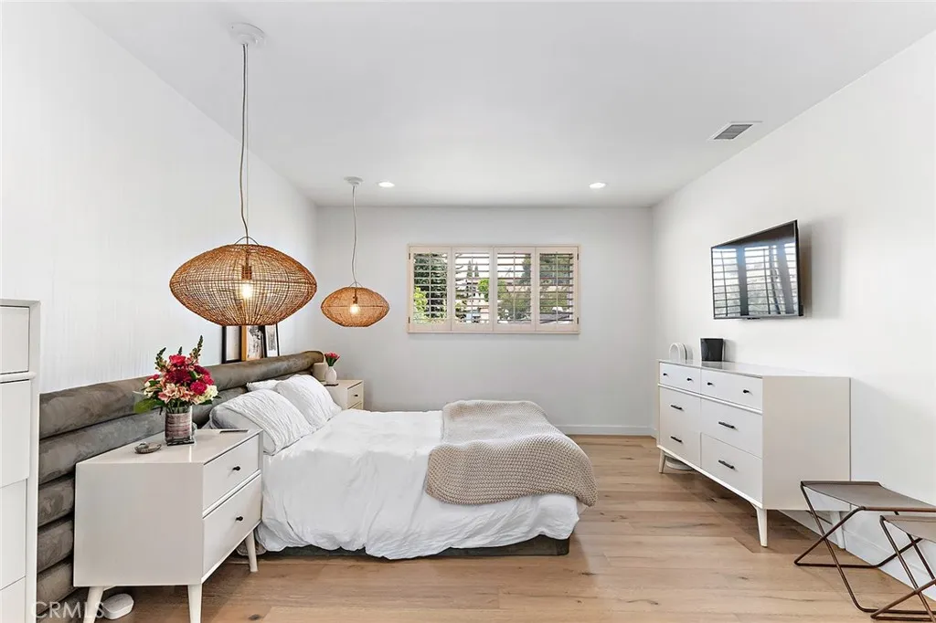 5681 E. Colorado St, Long Beach, California 90814 home-pic-24