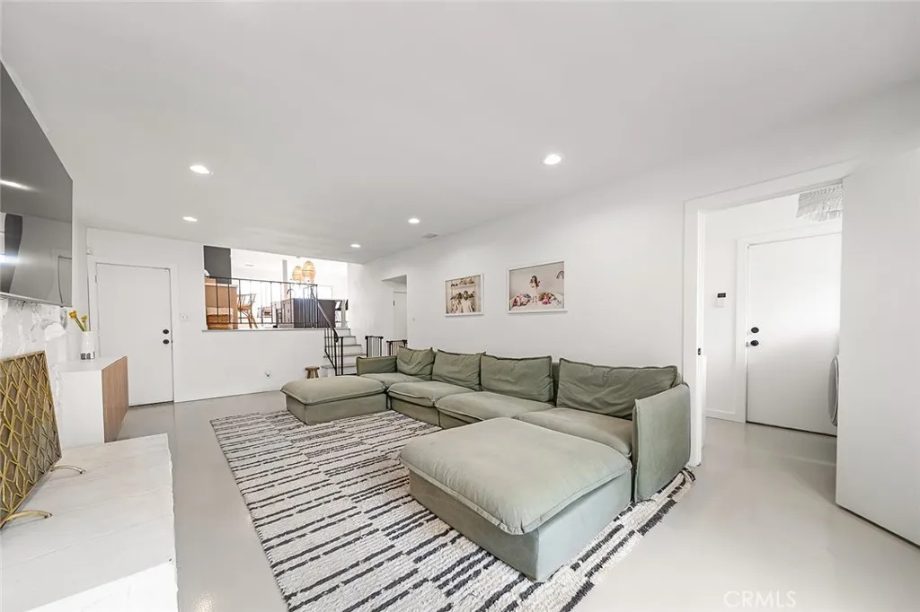5681 E. Colorado St, Long Beach, California 90814 home-pic-32