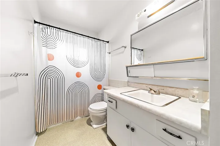 Guest Bathroom Upstairs