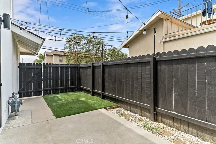 Room for outdoor table for Alfresco Dining!