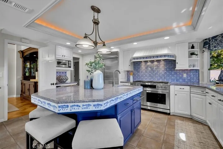 Kitchen island with sink