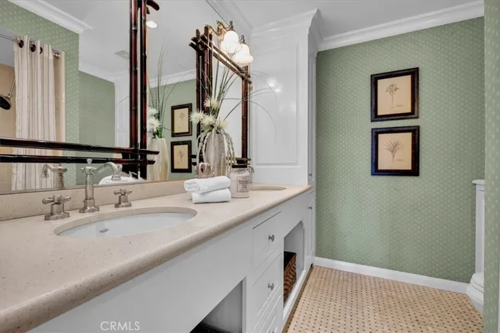 Upstairs designers bathroom