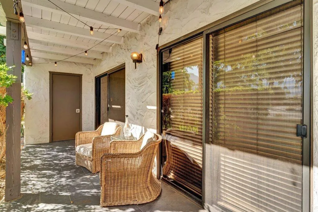 1050 E Ramon Road 3, Palm Springs, California 92264 home-pic-25