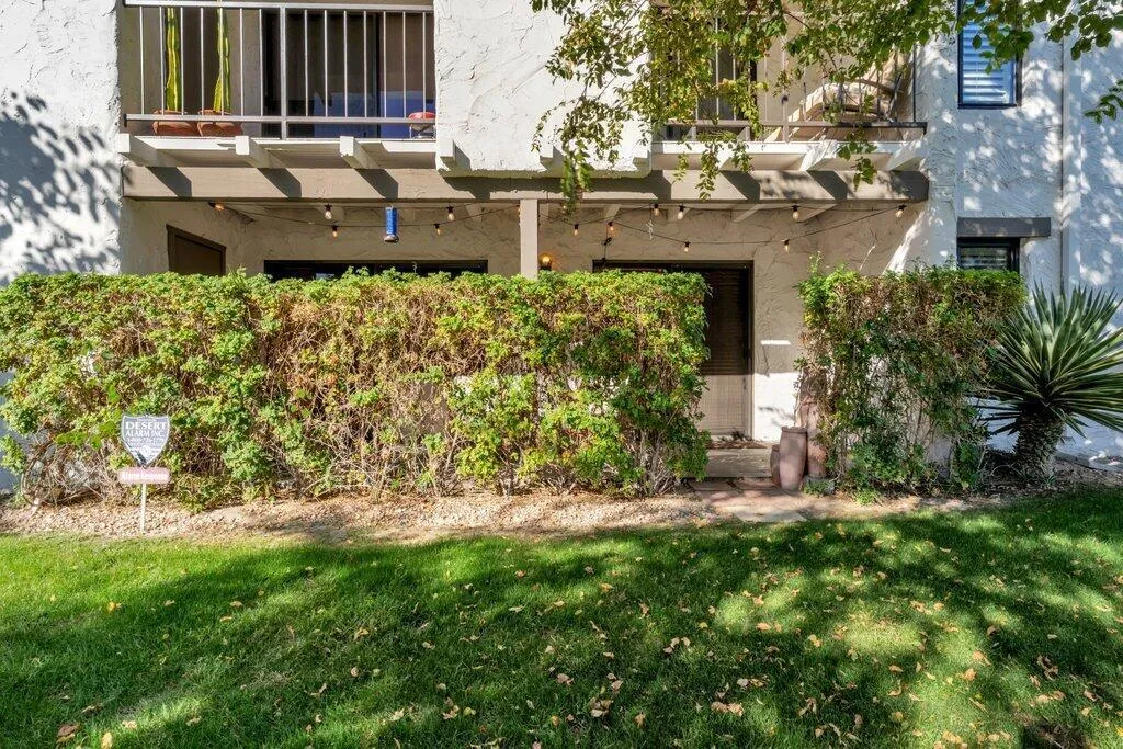 1050 E Ramon Road 3, Palm Springs, California 92264 home-pic-27