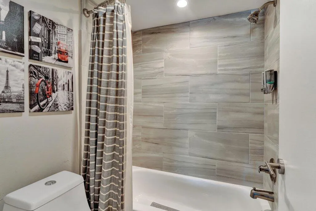 1050 E Ramon Road 3, Palm Springs, California 92264 home-pic-18