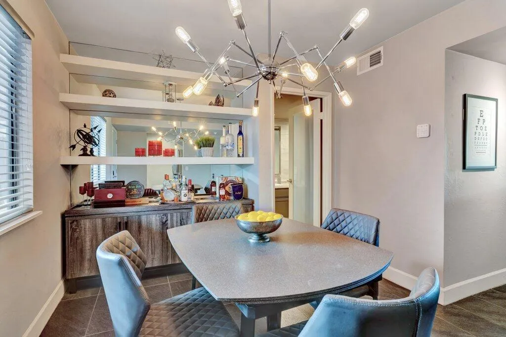 1050 E Ramon Road 3, Palm Springs, California 92264 home-pic-4