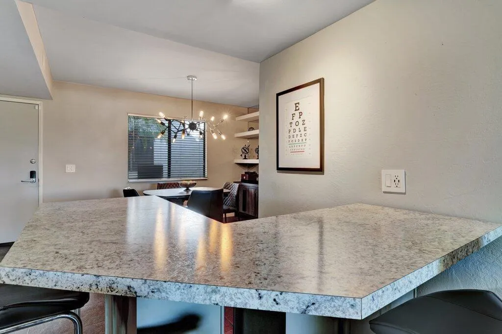 1050 E Ramon Road 3, Palm Springs, California 92264 home-pic-21