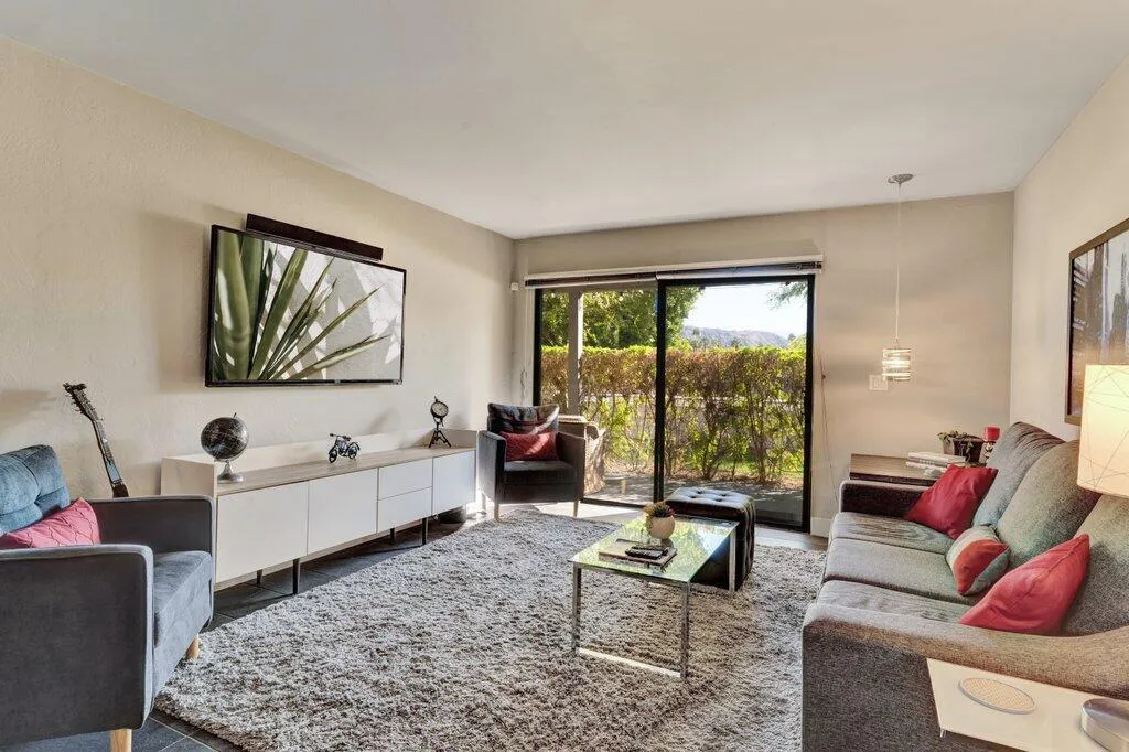 1050 E Ramon Road 3, Palm Springs, California 92264 home-pic-19