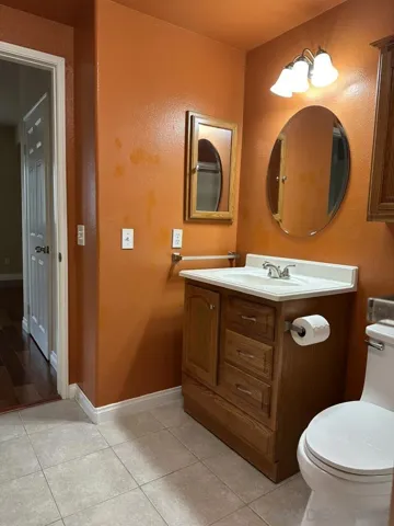 Primary / main bathroom