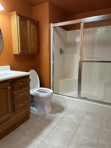 Primary / main bathroom