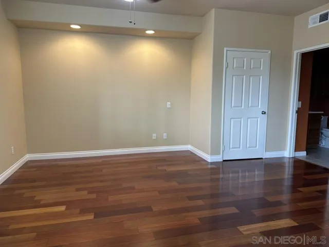 Main bedroom - walk in closet, ensuite