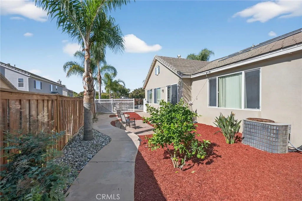 39823 Payton Court, Murrieta, California 92563 home-pic-43