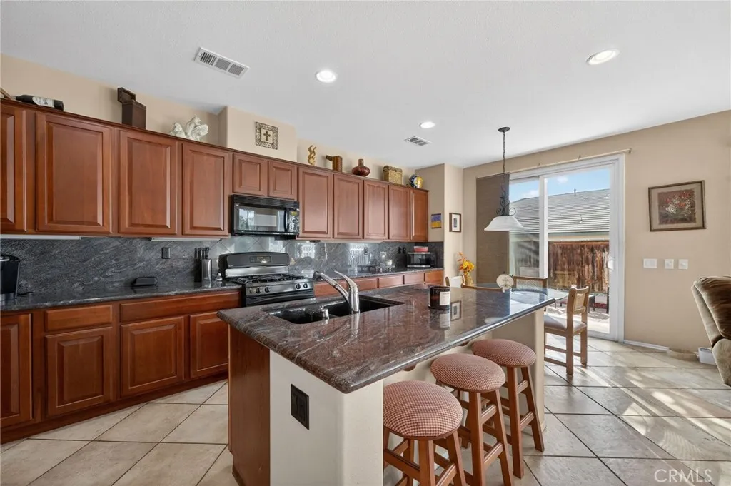 39823 Payton Court, Murrieta, California 92563 home-pic-13