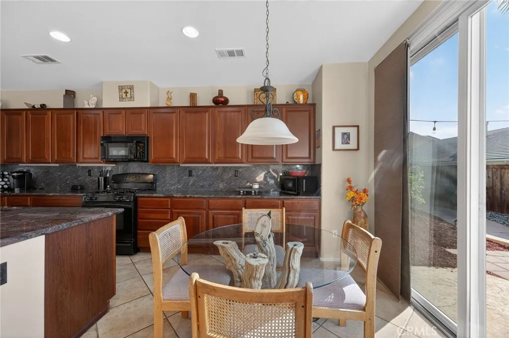 39823 Payton Court, Murrieta, California 92563 home-pic-15