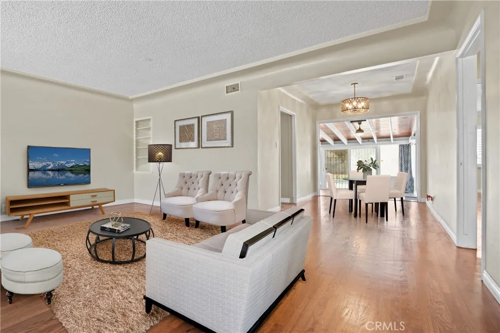 614 W 90th Street, Los Angeles, California 90044 home-pic-4