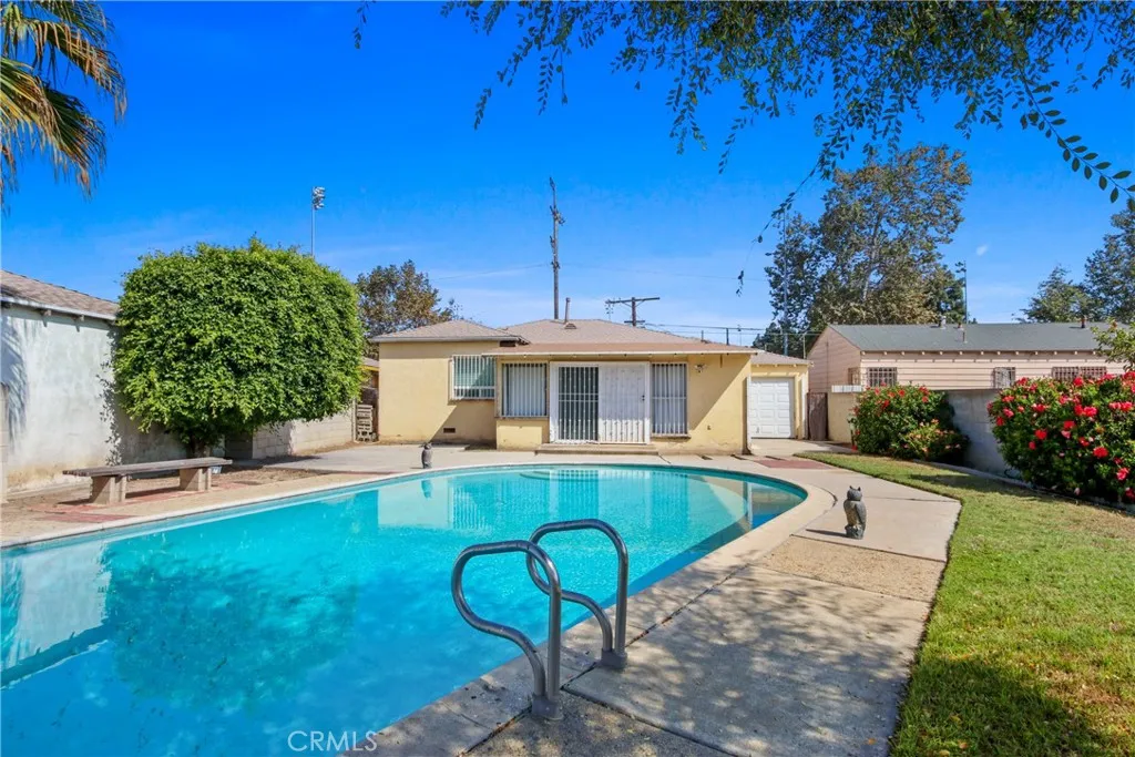 614 W 90th Street, Los Angeles, California 90044 home-pic-1