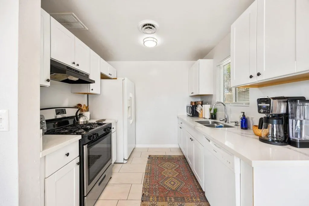 13215 Deodar Avenue, Desert Hot Springs, California 92240 home-pic-17