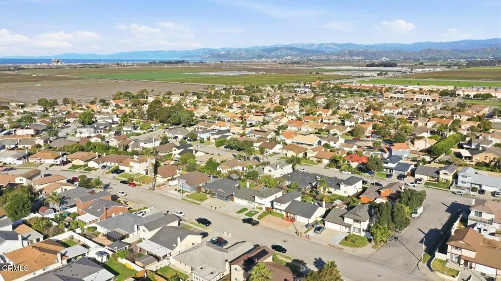 3545 Pier Walk, Oxnard, California 93035 home-pic-12